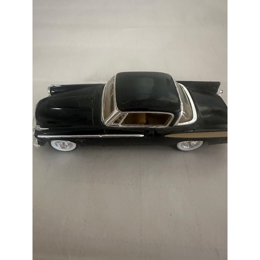 Toy Metal Die Cast 1958 Studebaker Golden Hawk Road Signature Car Black Gold